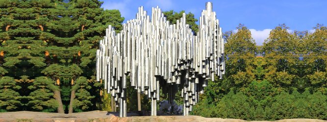 Trip Club Reisen Reisetipps - Sibelius Monument in Helsinki, Finnland. Wie stilisierte Orgelpfeifen, verblüfft die abstrakt kühne Optik dieser Skulptur und symbolisiert das kreative künstlerische Musikschaffen des weltberühmten finnischen Komponisten Jean Sibelius. Das imposante Denkmal liegt in einem wunderschönen Park. Der als „Johann Julius Christian Sibelius“ geborene Jean Sibelius ist für die Finnen eine äußerst wichtige Person und gilt als Ikone der finnischen Musik. Die bekanntesten Werke des freischaffenden Komponisten sind Symphonie 1-7, Kullervo und Violinkonzert. Unzählige Besucher aus nah und fern kommen in den Park, um eines der meistfotografierten Denkmäler Finnlands zu sehen.